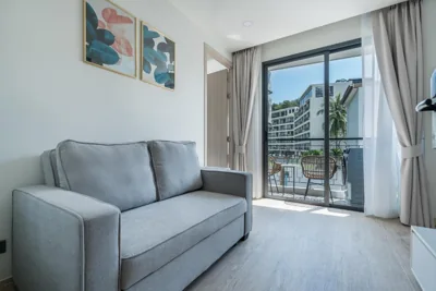 Apartamento de un dormitorio con balcón y vistas a la ciudad — Palmetto Park Residence